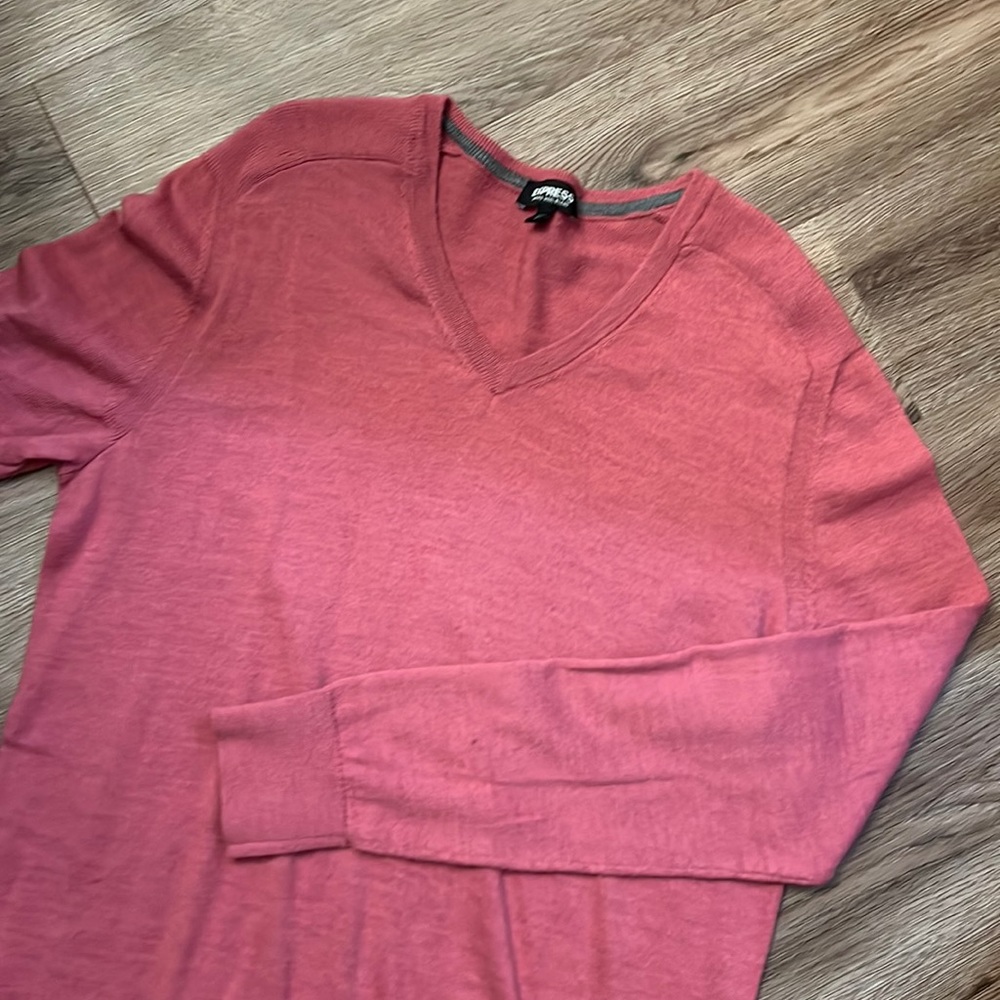 Men’s Wool V-Neck Sweater